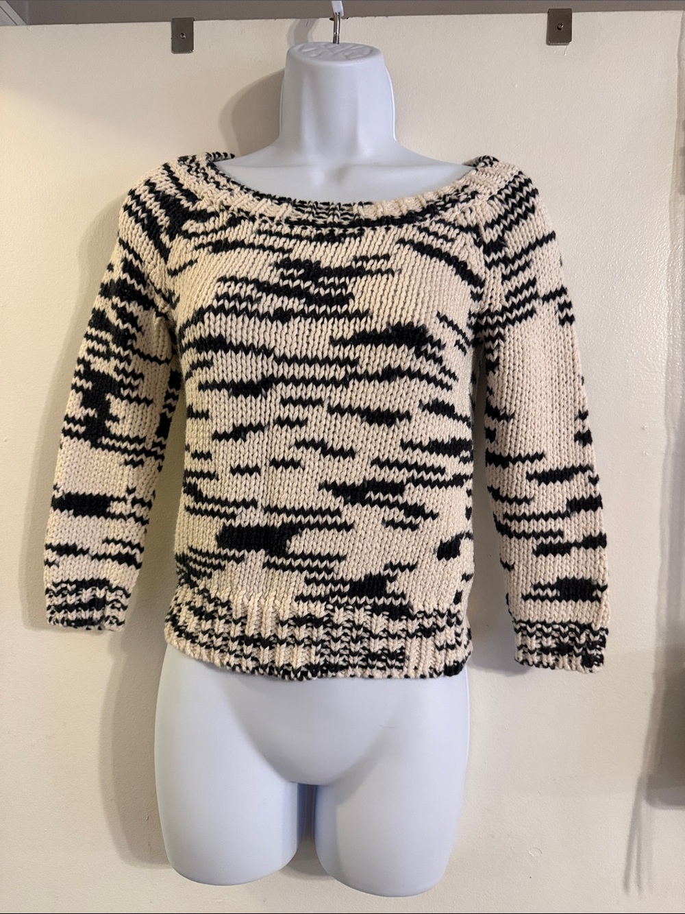 NWOT Chunky Knit AE Black & Cream Crewneck Cropped Sweater Size XS